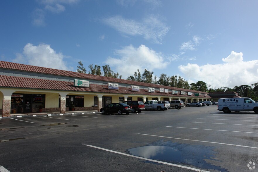 2301-2331 NW Federal Hwy, Stuart, FL à louer - Photo de l’immeuble – Image 3 sur 30