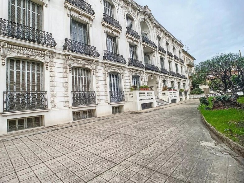 Bureau dans Nice à vendre - Photo de l’immeuble – Image 1 sur 8