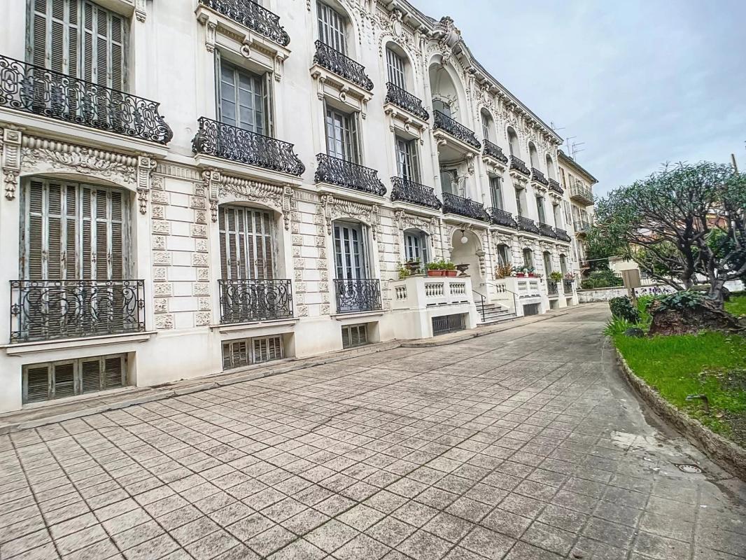 Bureau dans Nice à vendre Photo de l’immeuble– Image 1 sur 9