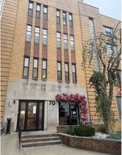 70 Outwater Ln, Garfield, NJ à louer Photo intérieure– Image 1 sur 6