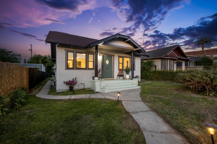 6117 York Blvd, Los Angeles, CA à vendre - Photo de l’immeuble – Image 2 sur 22
