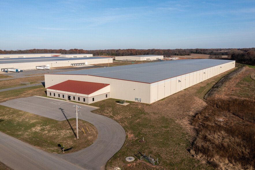 720 Garvin Ln, Franklin, KY à louer - Photo de l’immeuble – Image 1 sur 16