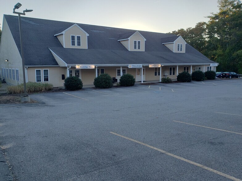 128 Main St, Sturbridge, MA à louer - Photo de l’immeuble – Image 2 sur 3