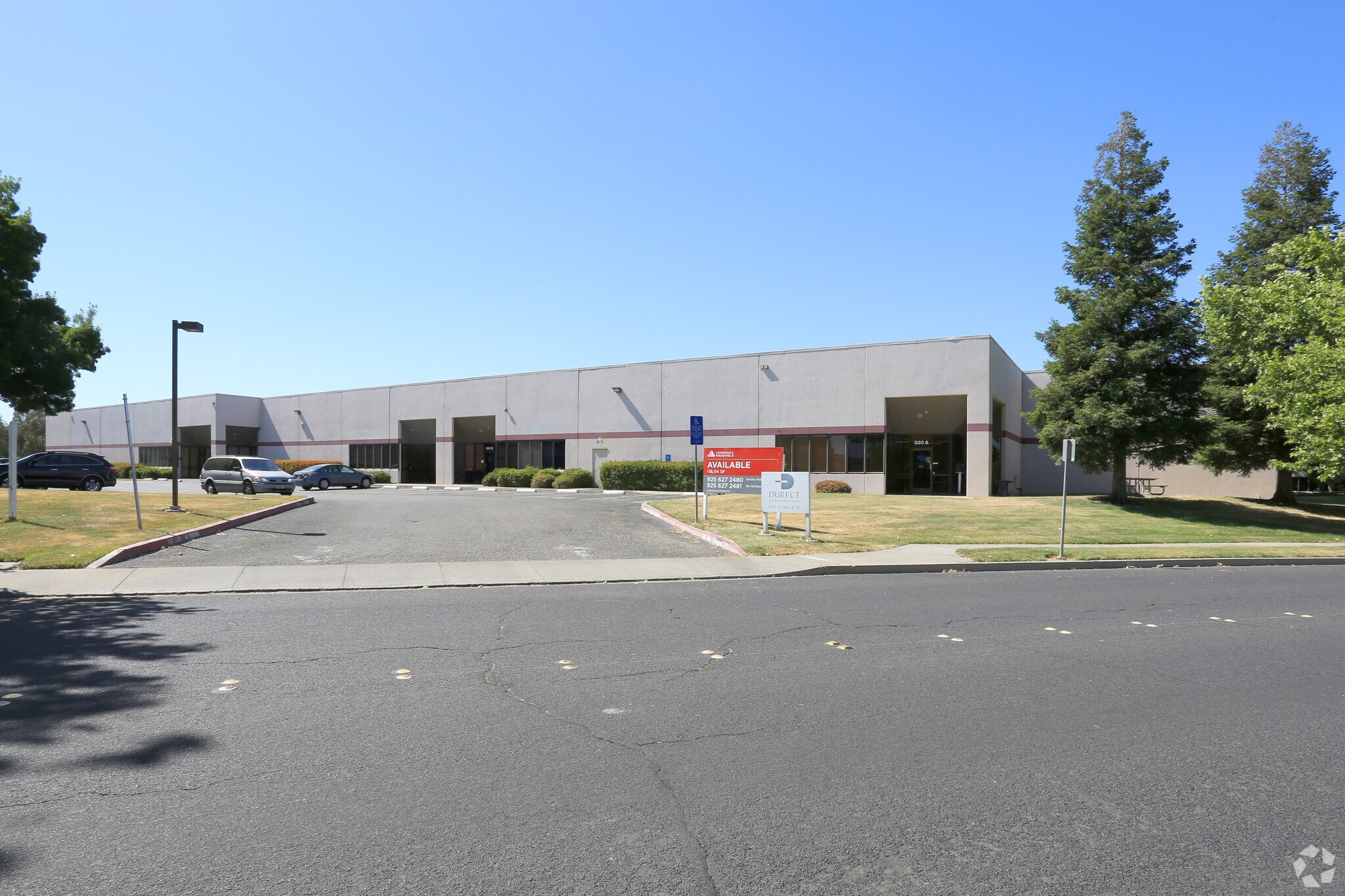 830 Eubanks Dr, Vacaville, CA à louer Photo de l’immeuble– Image 1 sur 7