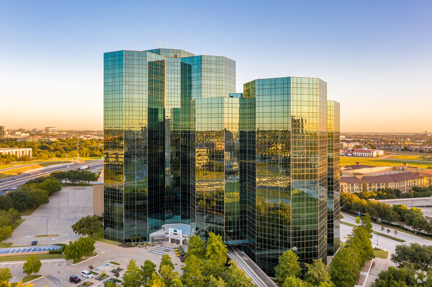 222 W Las Colinas Blvd, Irving, TX à louer - Photo de l’immeuble – Image 1 sur 6