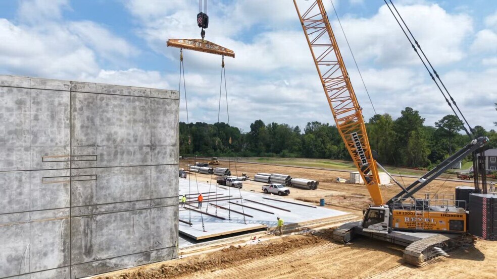 210 Brickyard Rd, Dalton, GA à louer - Vidéo sur l’annonce professionnelle – Image 2 sur 7