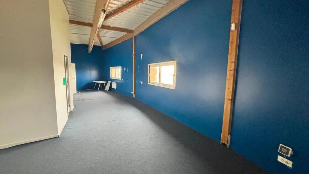 Bureau dans Gazeran à vendre - Photo intérieure – Image 3 sur 5