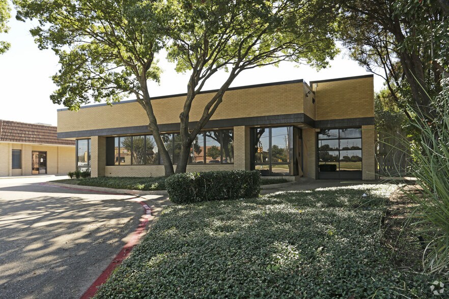 1010 E Wheatland Rd, Duncanville, TX à louer - Photo de l’immeuble – Image 3 sur 10