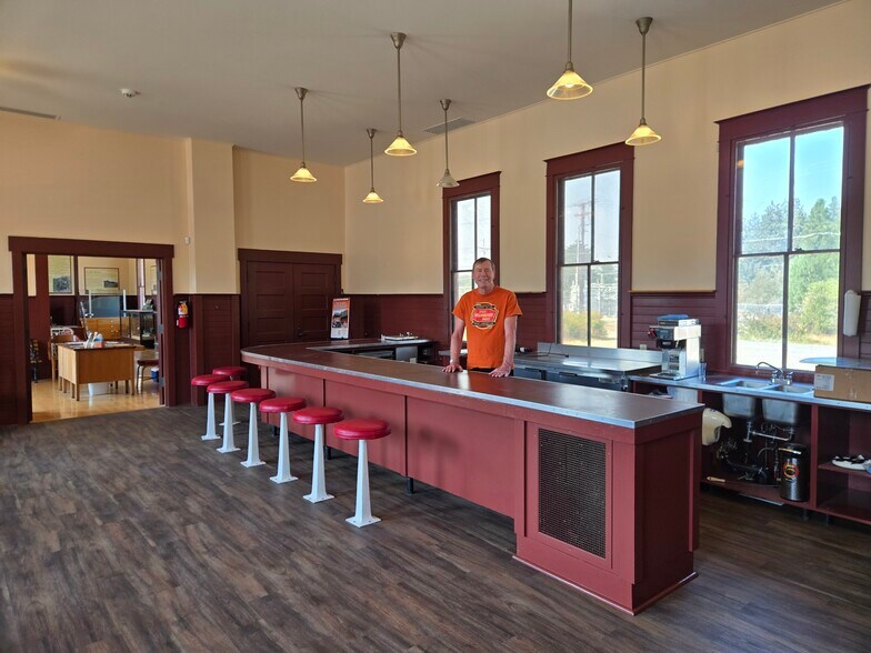 801 Milwaukee Rd, South Cle Elum, WA à louer - Photo de l’immeuble – Image 2 sur 5