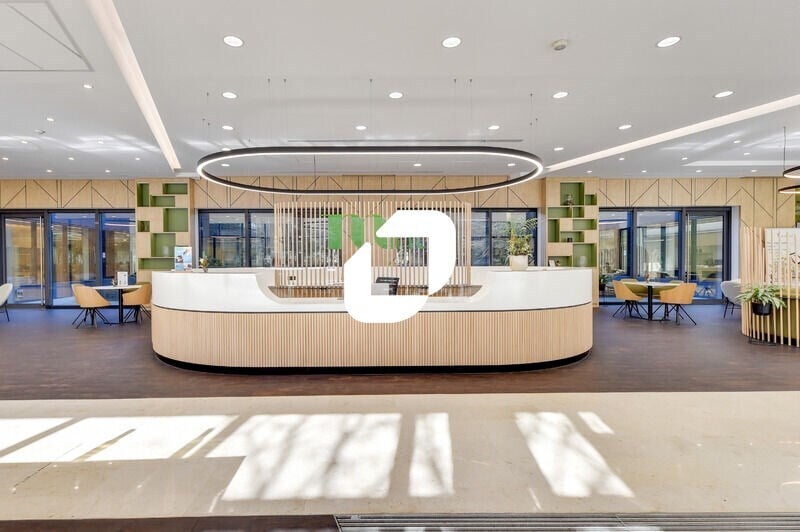 Bureau dans Saint-Denis à louer - Photo de l’immeuble – Image 3 sur 14