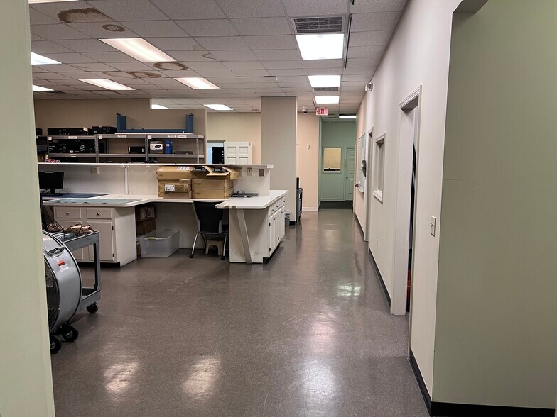 1257 Sweeten Creek Rd, Asheville, NC à louer - Photo de l’immeuble – Image 2 sur 14