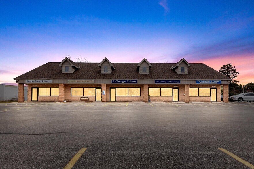 N168W21941 Main St, Jackson, WI à vendre - Photo de l’immeuble – Image 1 sur 1