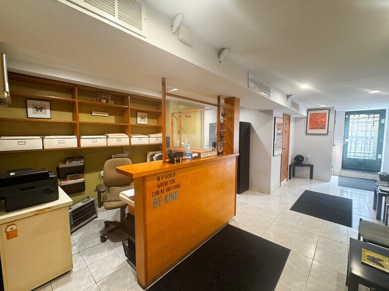 4407 30th Ave, Astoria, NY à louer - Photo de l’immeuble – Image 1 sur 7