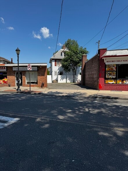 4-12 Centre Ave, East Rockaway, NY à vendre - Photo de l’immeuble – Image 3 sur 12