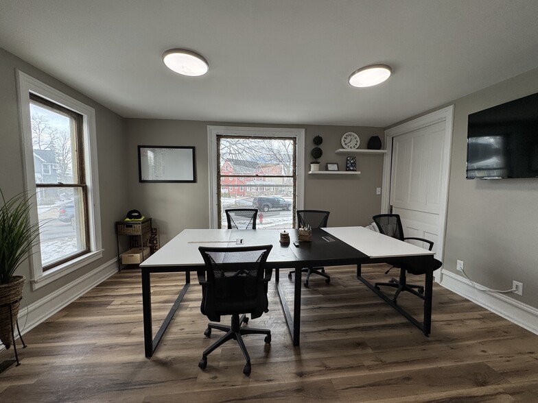7971 Ann Arbor St, Dexter, MI à louer - Photo de l’immeuble – Image 3 sur 7