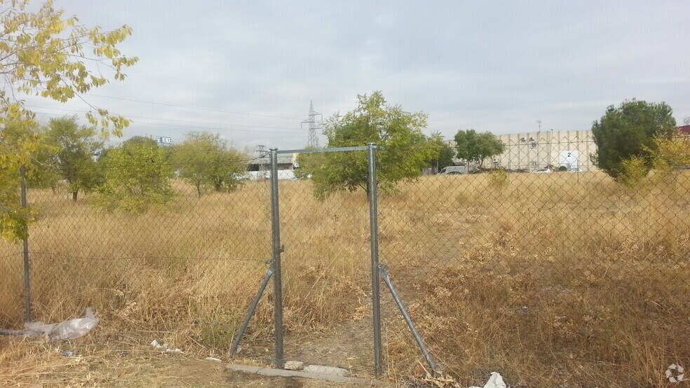 Calle las Herramientas, 46, Leganés, Madrid à vendre - Photo de l’immeuble – Image 2 sur 4