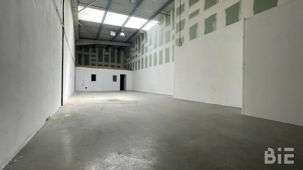 Local d’activités dans Mérignac à louer - Photo de l’immeuble – Image 3 sur 4