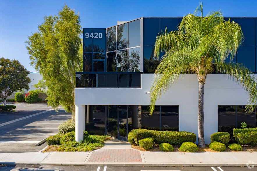 9400-9430 Topanga Canyon Blvd, Chatsworth, CA à louer - Photo de l’immeuble – Image 3 sur 11