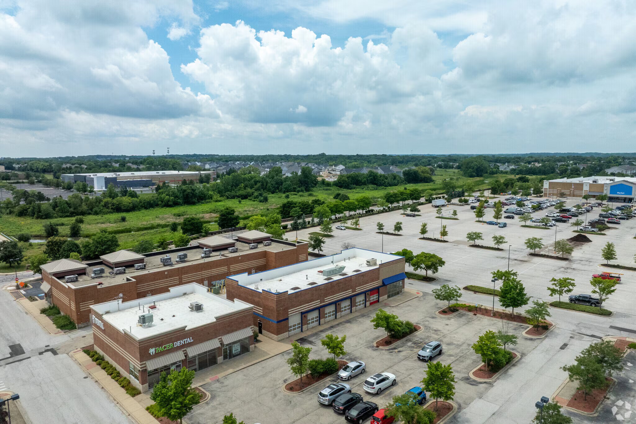 BATAVIA STRIP CENTER portefeuille de 2 biens à vendre sur LoopNet.fr Photo principale– Image 1 sur 10