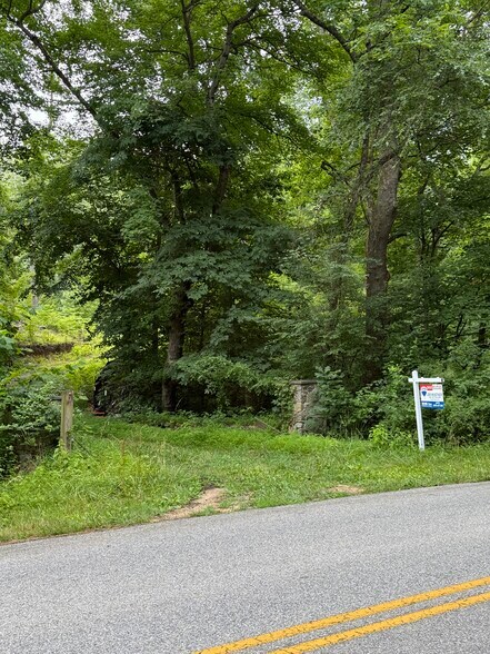 Locust Grove Dr, Port Tobacco, MD à vendre - Photo de l’immeuble – Image 3 sur 18