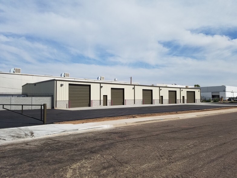 105-111 N 30th St, Phoenix, AZ à louer - Photo de l’immeuble – Image 3 sur 8