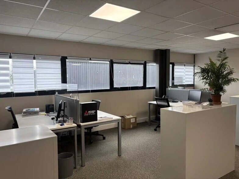 Bureau dans Mérignac à vendre - Photo de l’immeuble – Image 2 sur 7
