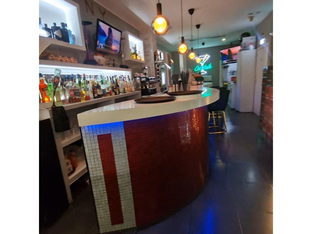 Local commercial dans Barcelone, Barcelona à louer Photo principale– Image 1 sur 2