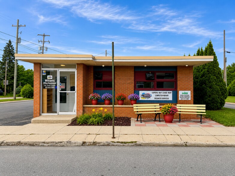 312 W Elm St, Cheboygan, MI à vendre - Photo principale – Image 1 sur 15