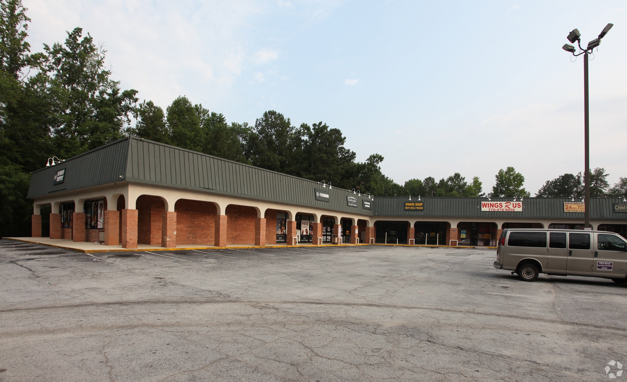 300 Flint River Rd, Jonesboro, GA à louer Photo principale– Image 1 sur 15