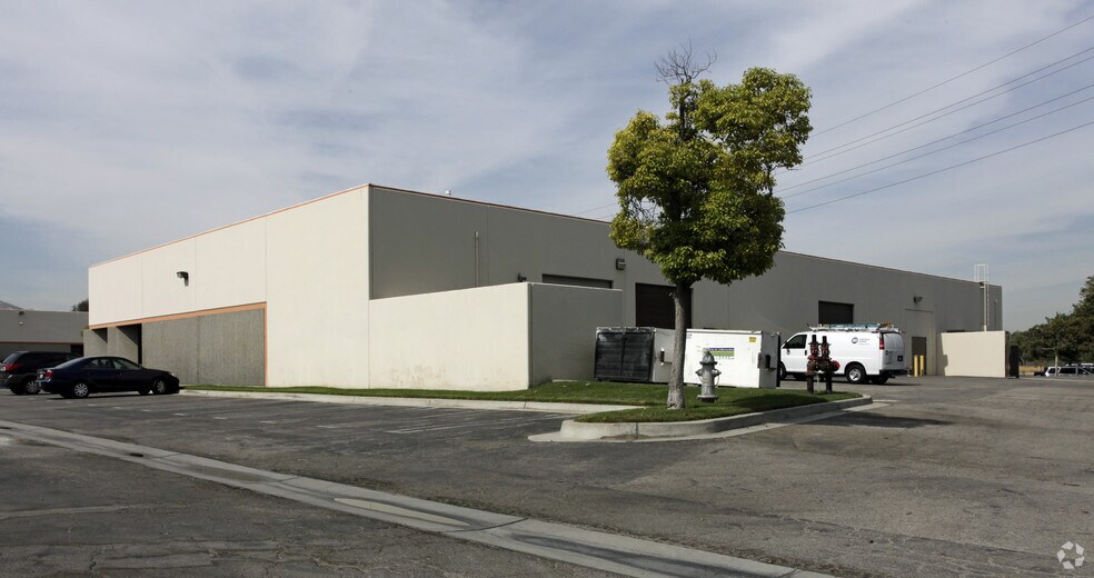 1808 Commercenter W, San Bernardino, CA à vendre - Photo de l’immeuble – Image 2 sur 3