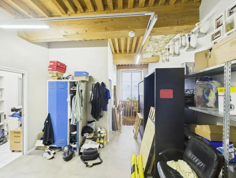 View Photo