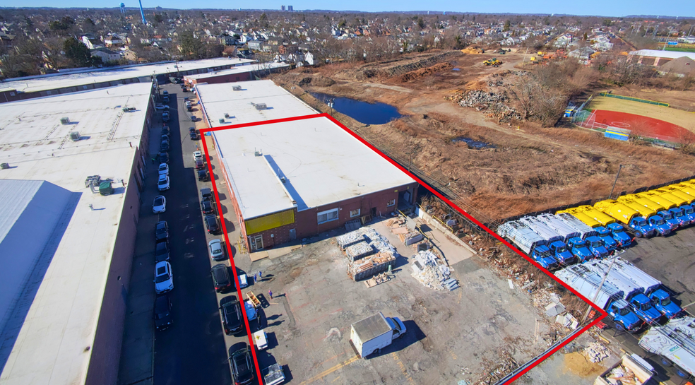 365A Terminal Road, West Hempstead, NY à louer - Photo de l’immeuble – Image 1 sur 4