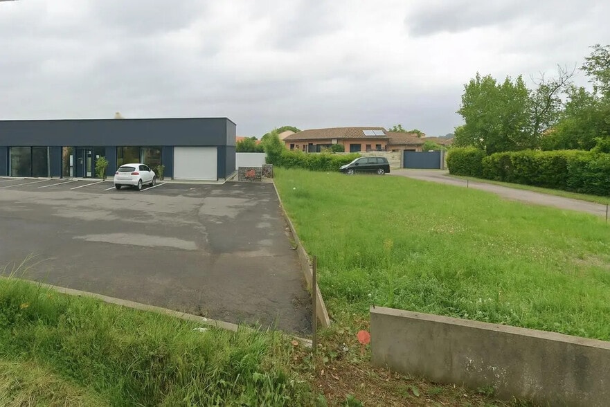 Local commercial dans Grenade à louer - Photo de l’immeuble – Image 1 sur 1