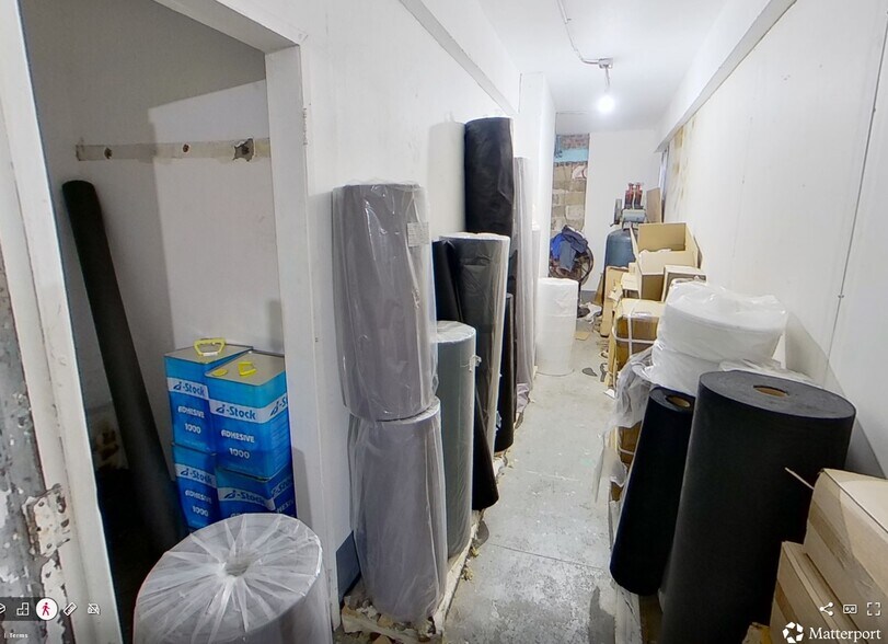 5670 58th St, Maspeth, NY à vendre - Numérisation 3D Matterport – Image 3 sur 56