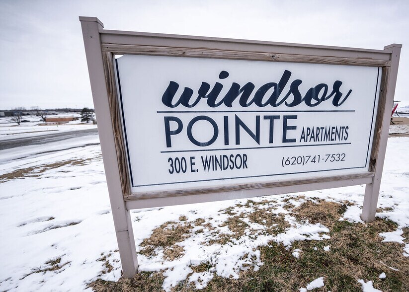 300 E Windsor, Arkansas City, KS à vendre - Photo de l’immeuble – Image 1 sur 33
