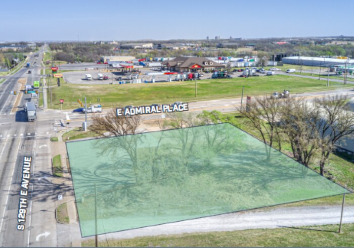 12904 E Admiral Pl, Tulsa, OK à vendre - Photo de l’immeuble – Image 3 sur 7