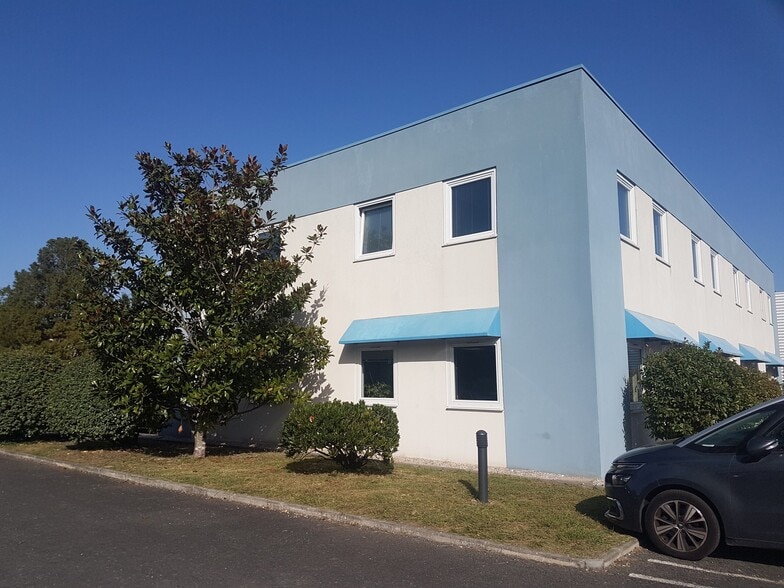 12 Avenue Henri Becquerel, Mérignac à louer - Photo de l’immeuble – Image 1 sur 7