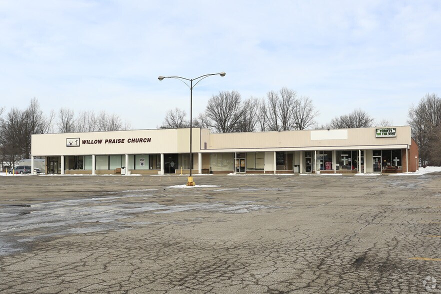 32901-32935 Vine St, Willowick, OH à vendre - Photo principale – Image 1 sur 2