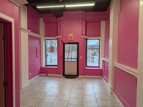 496-500 W Main St, Waterbury, CT à louer Photo de l’immeuble– Image 2 sur 4
