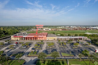 2004-2032 N Main St, Pearland, TX à louer Aérien– Image 1 sur 2