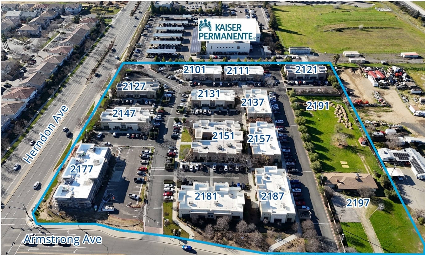 2101 Herndon Ave, Clovis, CA à louer Photo de l’immeuble– Image 1 sur 4