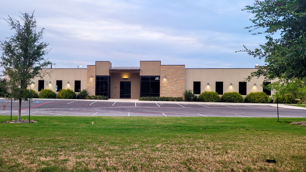11207 Wild Pine, San Antonio, TX à louer - Photo de l’immeuble – Image 1 sur 17