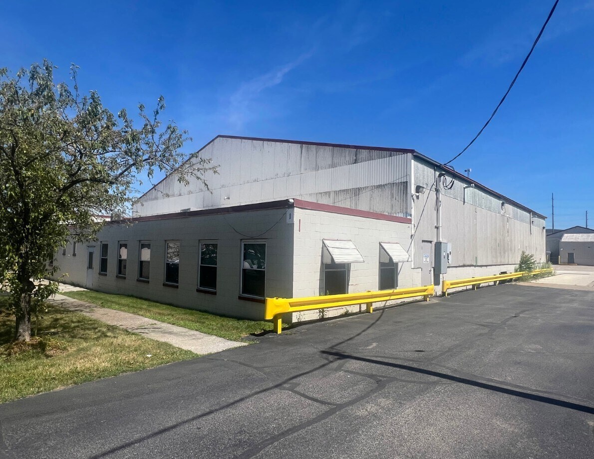 29000 Lakeland Blvd, Wickliffe, OH à louer Photo de l’immeuble– Image 1 sur 2