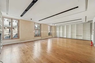 7 Square Du Roule, Paris à louer Photo intérieure– Image 1 sur 3