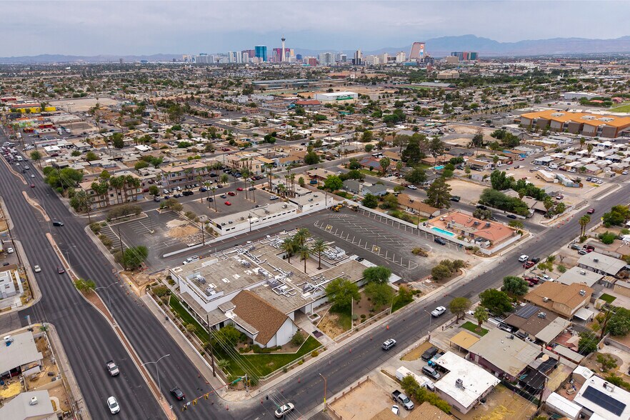 2401 E Tonopah Ave, North Las Vegas, NV à vendre - Photo principale – Image 1 sur 12