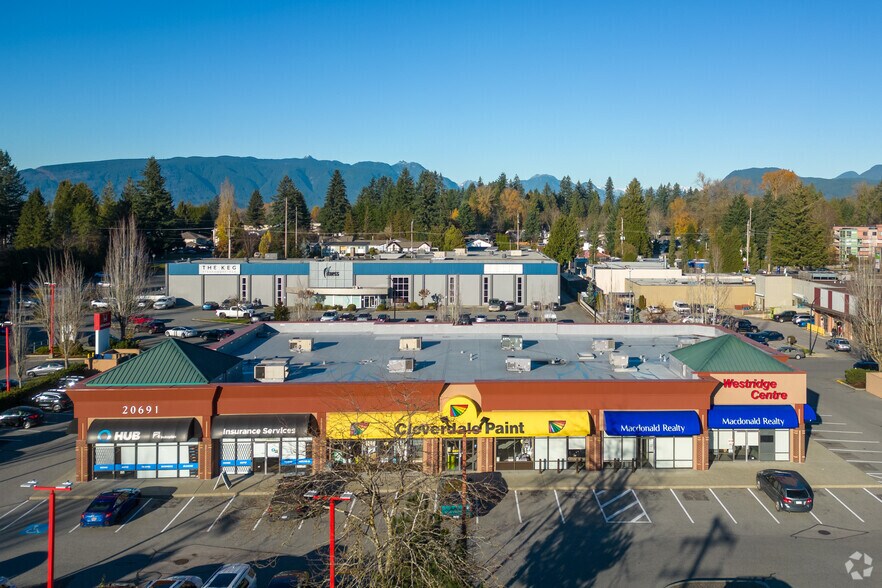 20691 Lougheed Hwy, Maple Ridge, BC à louer - Photo de l’immeuble – Image 3 sur 6