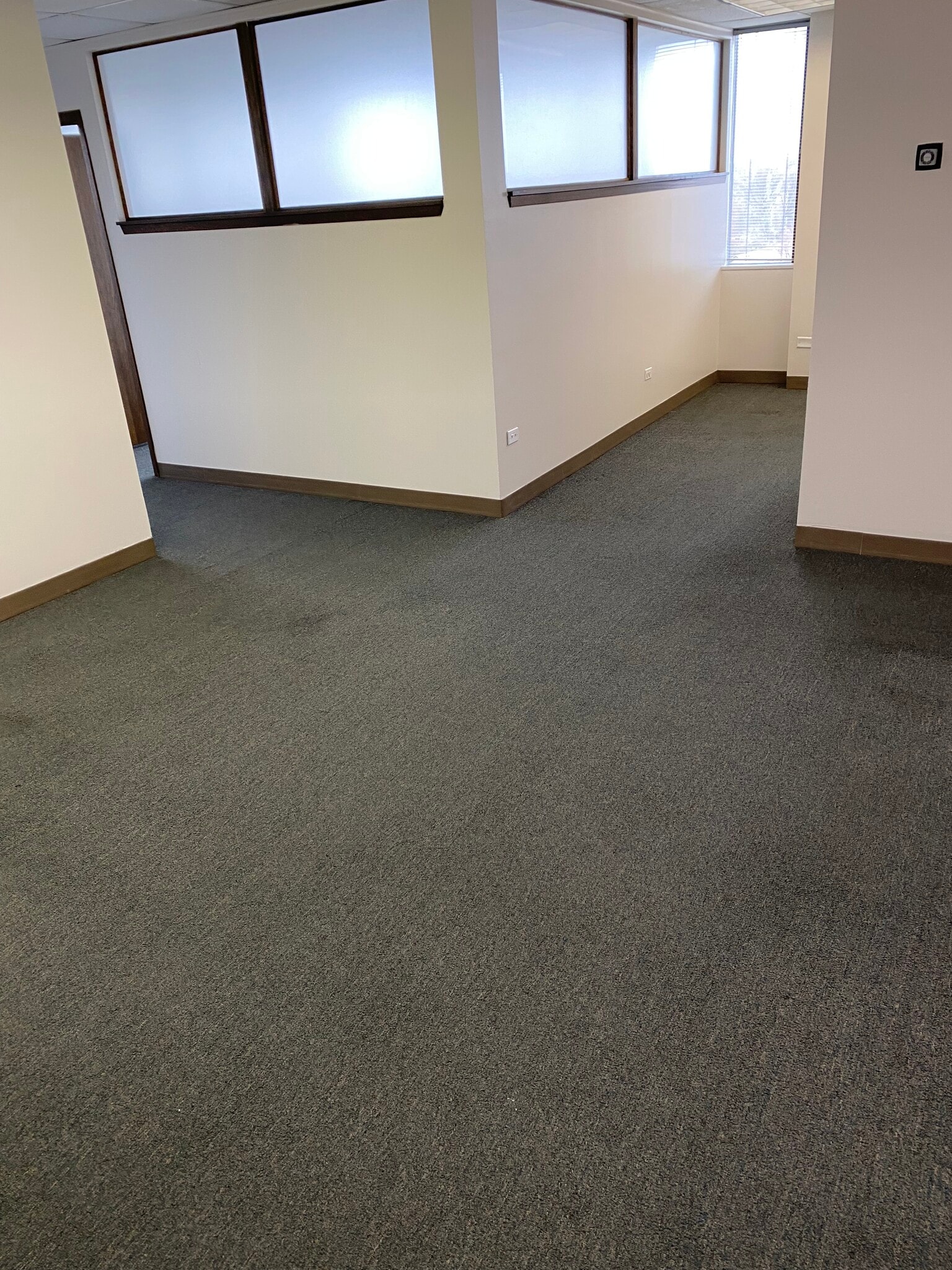 6160 N Cicero Ave, Chicago, IL à louer Photo de l’immeuble– Image 1 sur 3