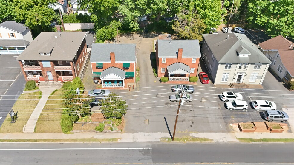 2213 - 2219 Park Rd, Charlotte, NC 28203 portefeuille de 2 biens à vendre sur LoopNet.fr - Photo de l’immeuble – Image 1 sur 16