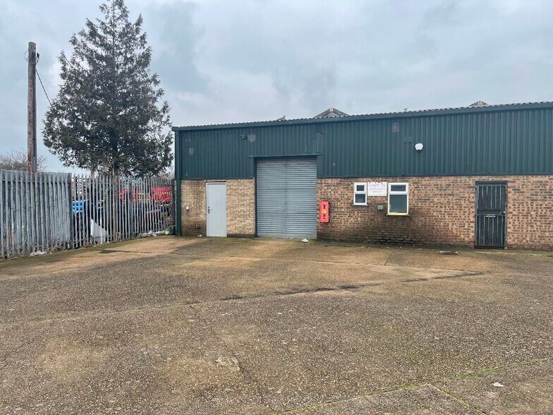 Cambria Close, Canvey Island à louer - Photo de l’immeuble – Image 1 sur 3