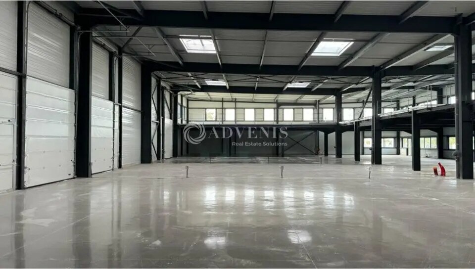 Local d'activités dans Carquefou à vendre - Photo de l’immeuble – Image 3 sur 11